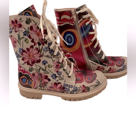 Shoes - Floral Lace-Up Women's Boots